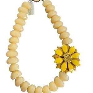Lydell flower necklace